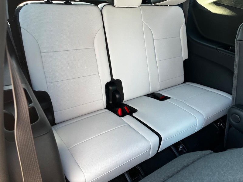 Chevrolet Traverse Vehicle Image 05