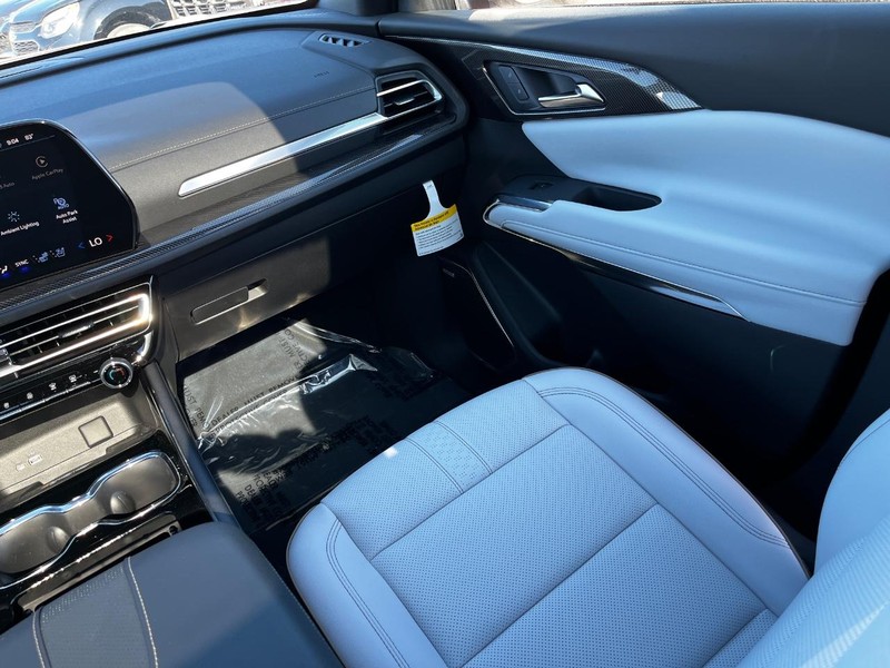 Chevrolet Traverse Vehicle Image 10