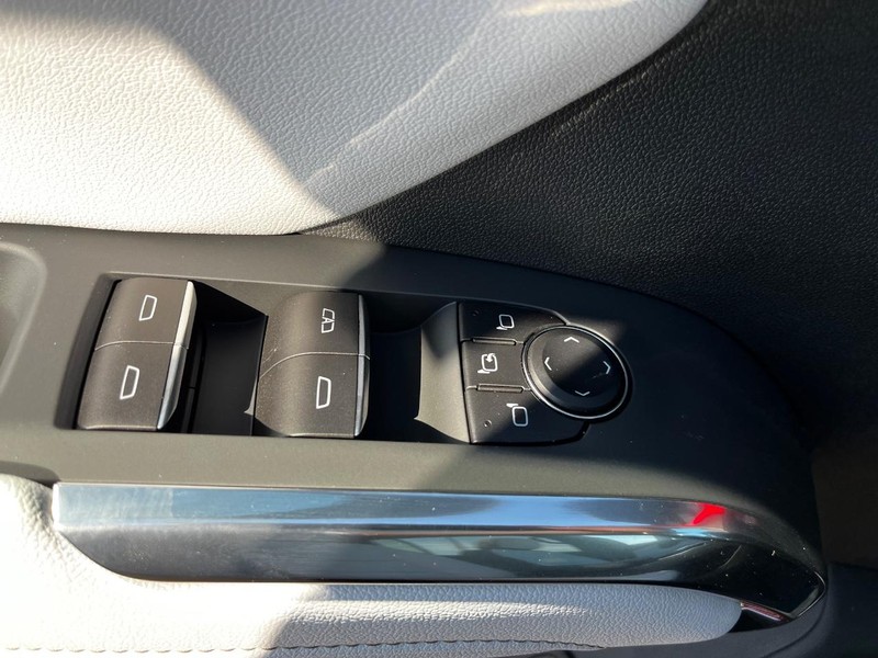 Chevrolet Traverse Vehicle Image 11