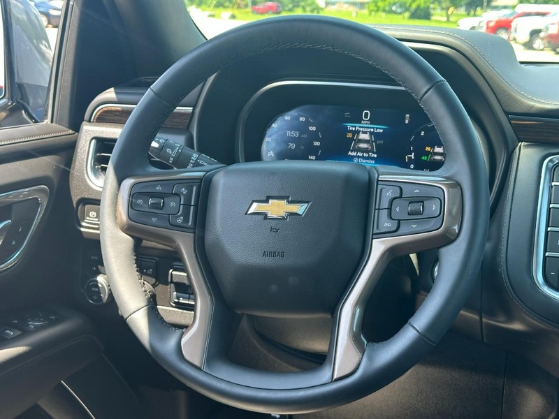 Chevrolet Tahoe Vehicle Image 16