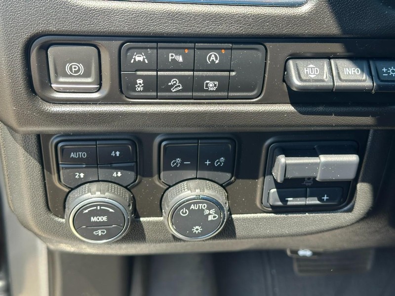Chevrolet Tahoe Vehicle Image 23