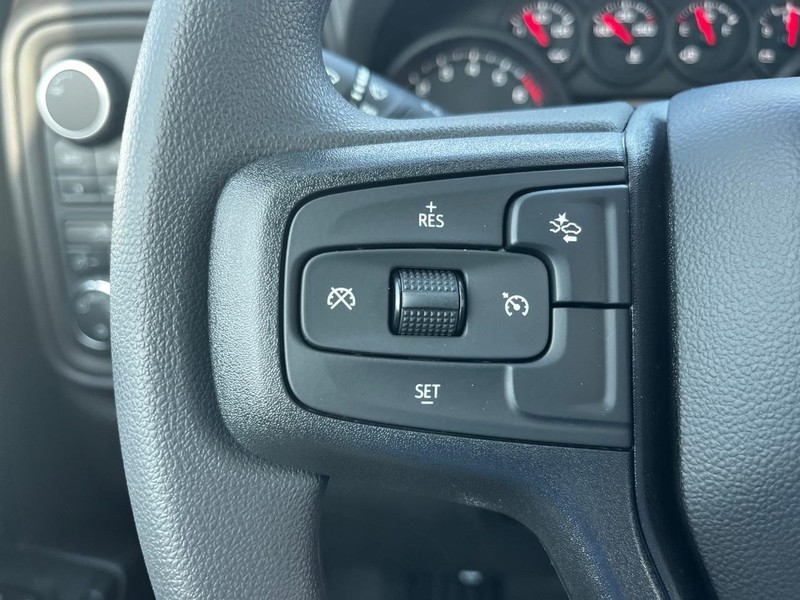Chevrolet Silverado 1500 Vehicle Image 11