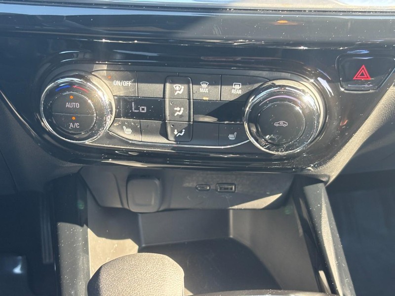 Chevrolet Trax Vehicle Image 14