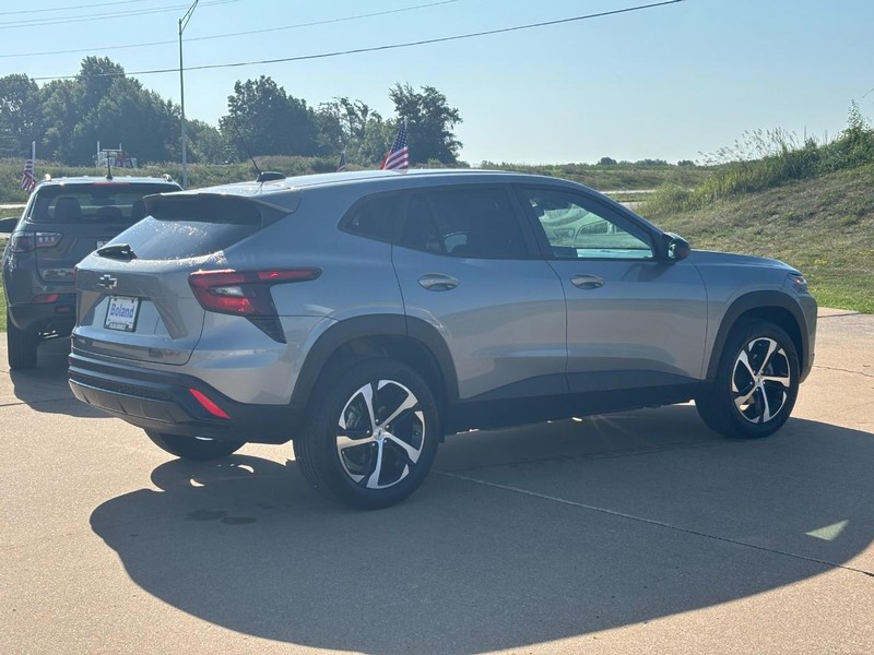 Chevrolet Trax Vehicle Image 03
