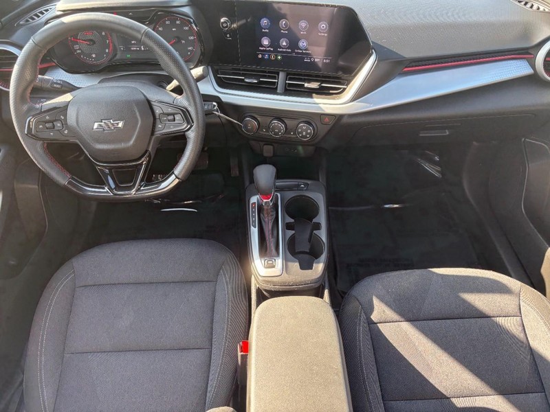 Chevrolet Trax Vehicle Image 11
