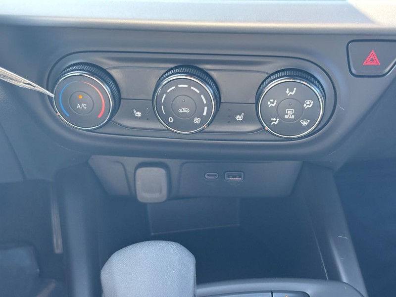 Chevrolet Trax Vehicle Image 14