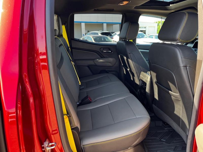 Chevrolet Colorado Vehicle Image 10