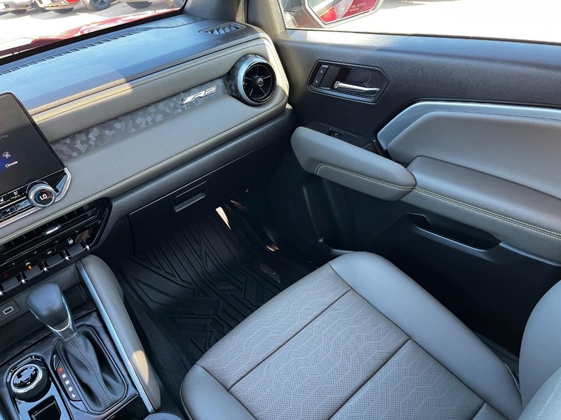 Chevrolet Colorado Vehicle Image 14