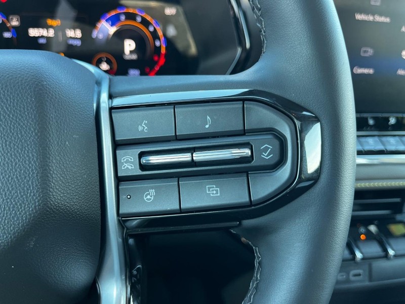 Chevrolet Colorado Vehicle Image 18
