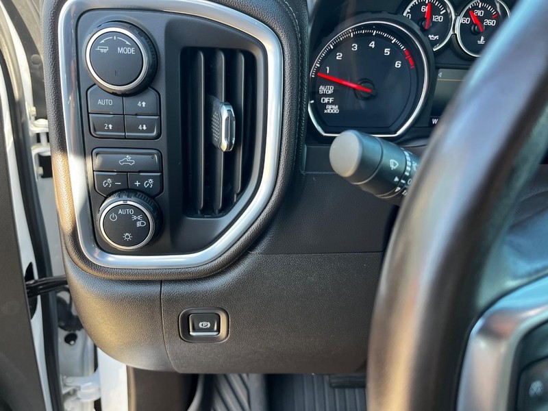 Chevrolet Silverado 1500 Vehicle Image 16
