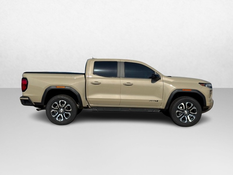 GMC Canyon Vehicle Image 02