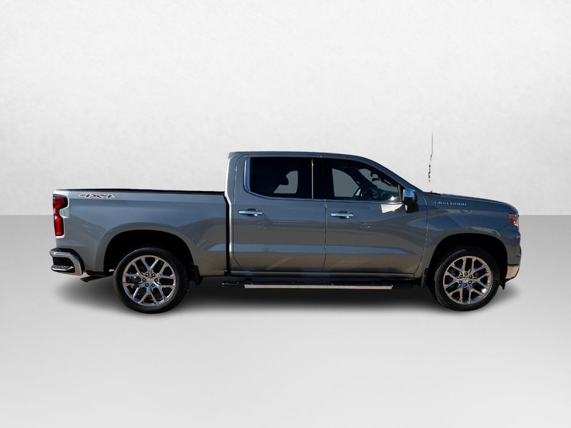 Chevrolet Silverado 1500 Vehicle Image 02