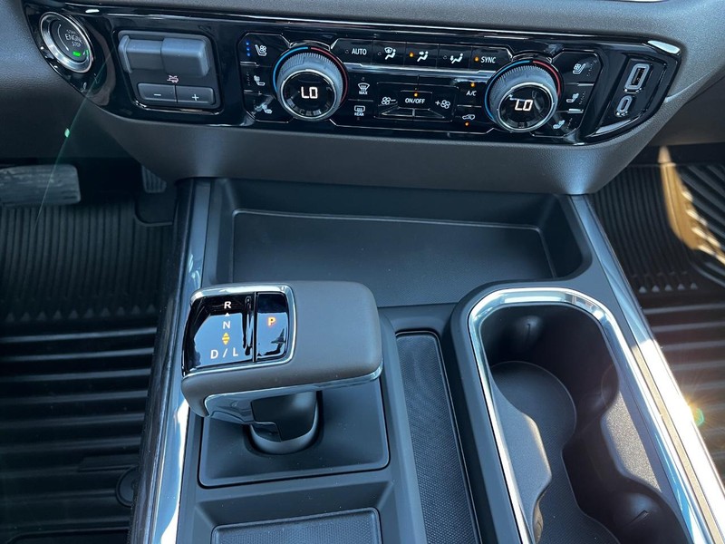 Chevrolet Silverado 1500 Vehicle Image 16