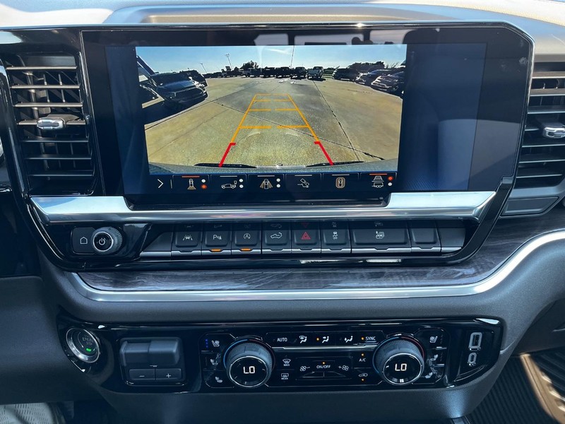 Chevrolet Silverado 1500 Vehicle Image 18