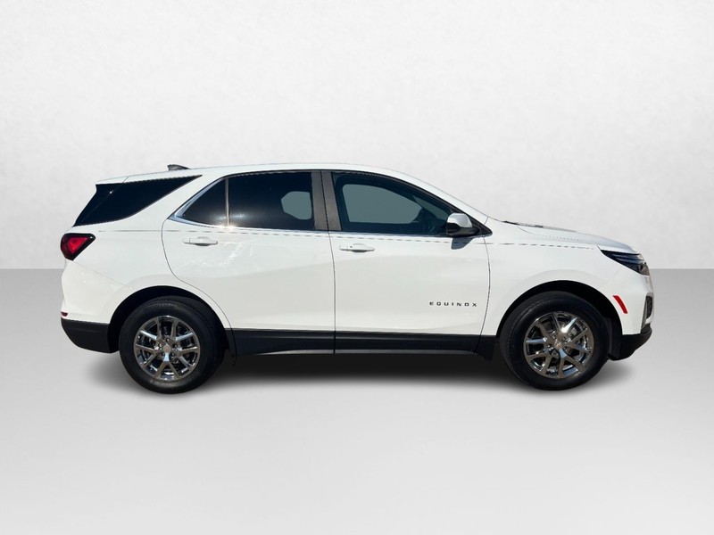 Chevrolet Equinox Vehicle Image 02