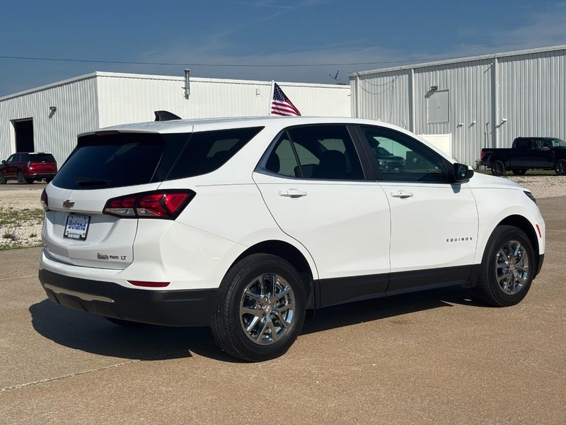 Chevrolet Equinox Vehicle Image 03