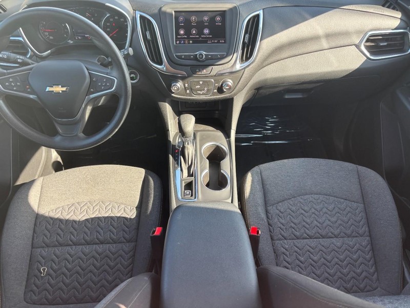 Chevrolet Equinox Vehicle Image 11