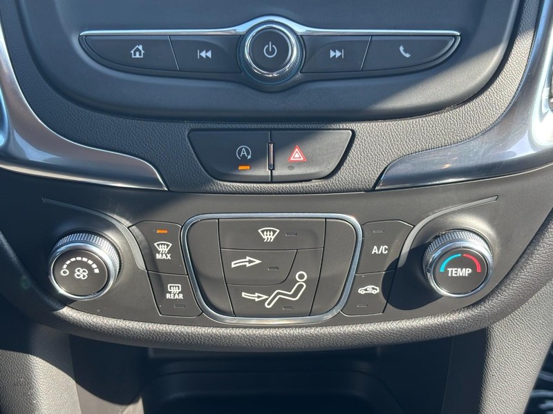 Chevrolet Equinox Vehicle Image 14