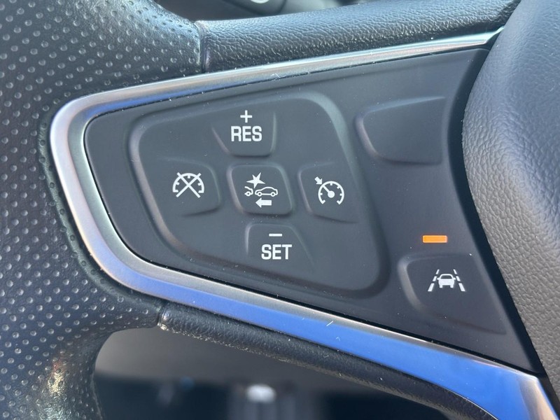 Chevrolet Equinox Vehicle Image 17