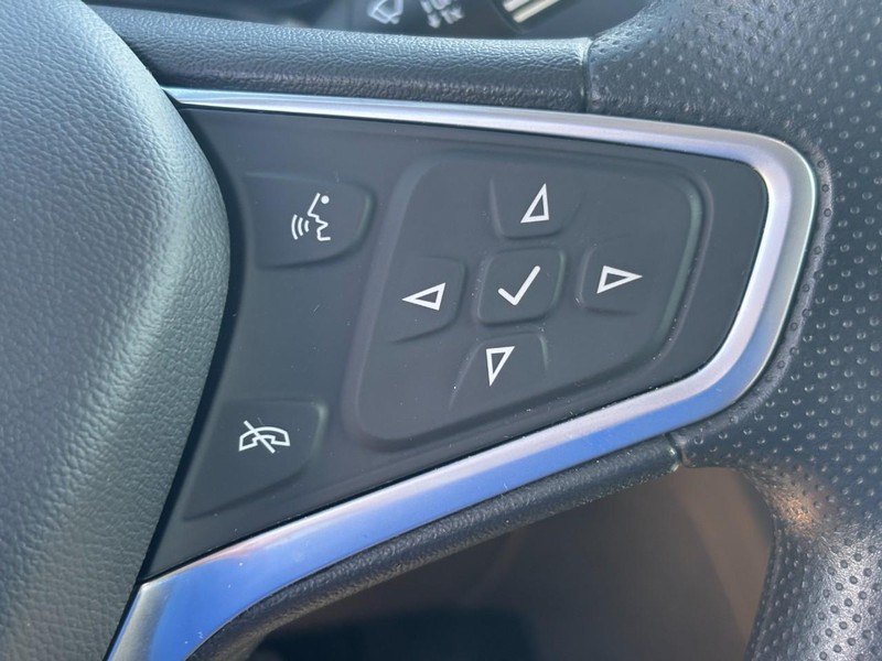 Chevrolet Equinox Vehicle Image 18