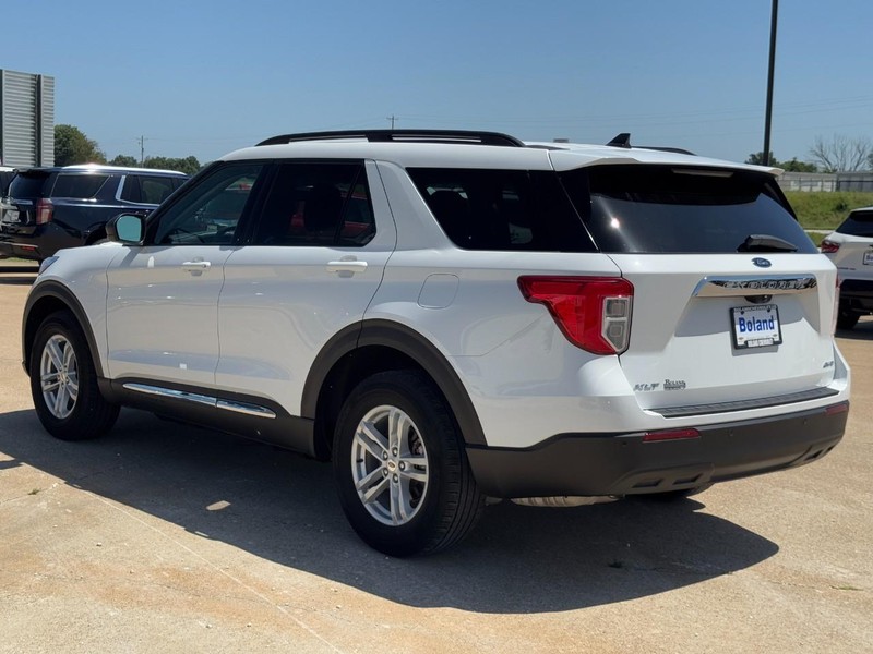 Ford Explorer Vehicle Image 06