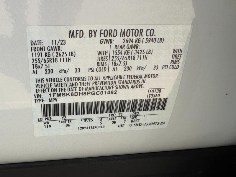 Ford Explorer Vehicle Image 24