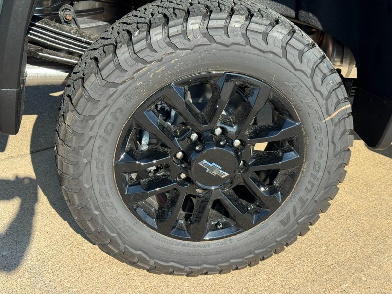 Chevrolet Silverado 2500HD Vehicle Image 06