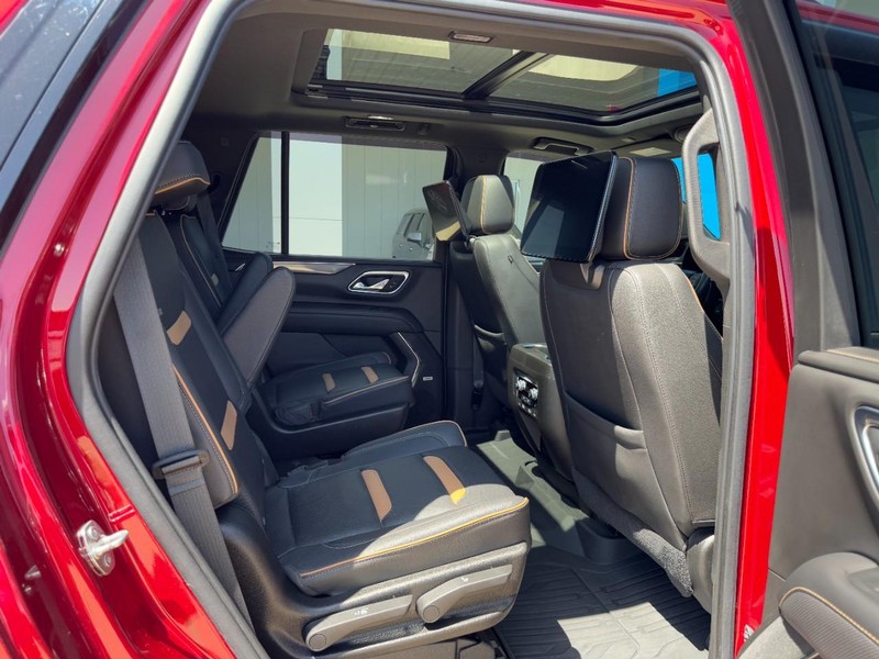 GMC Yukon Vehicle Image 12