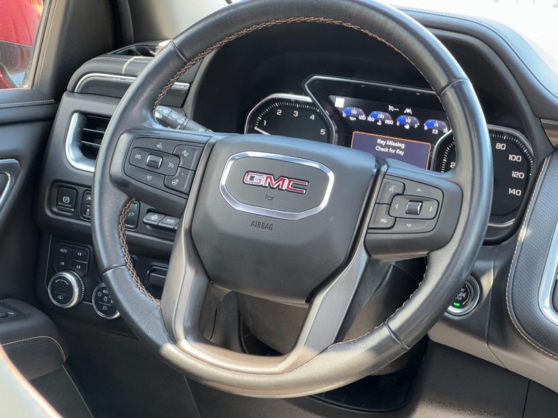 GMC Yukon Vehicle Image 14
