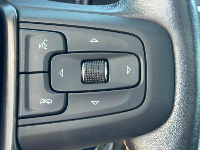 GMC Yukon Vehicle Image 21