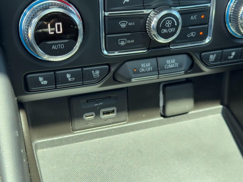 GMC Yukon Vehicle Image 24