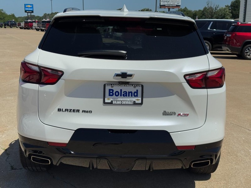 Chevrolet Blazer Vehicle Image 05