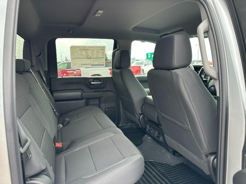 Chevrolet Silverado 2500HD Vehicle Image 04
