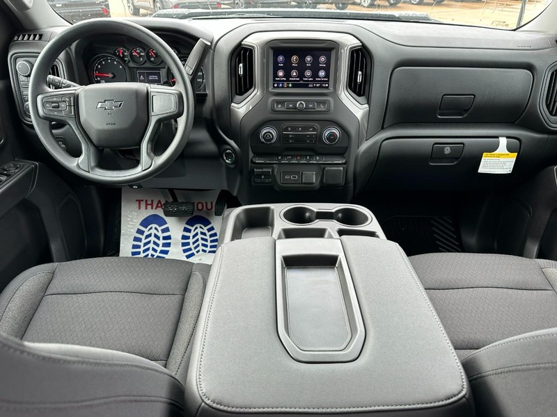 Chevrolet Silverado 2500HD Vehicle Image 05