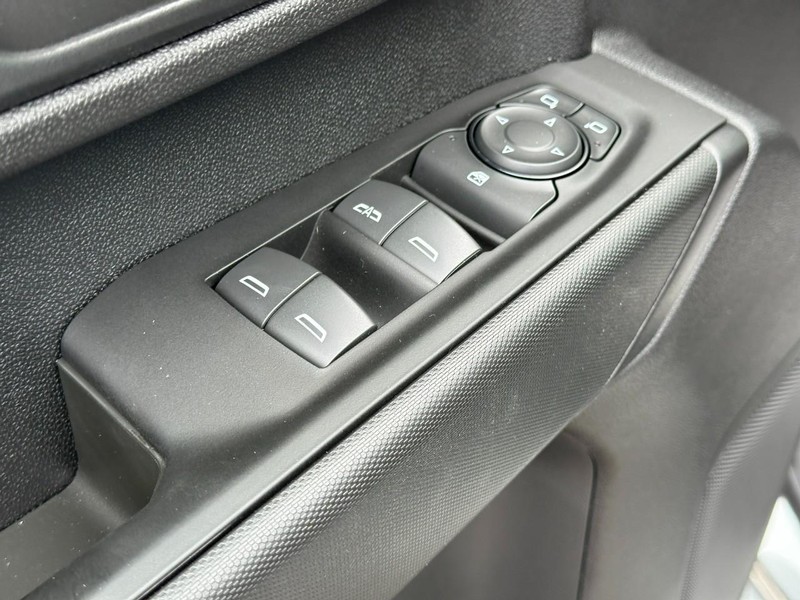 Chevrolet Silverado 2500HD Vehicle Image 09