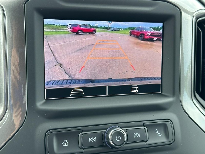 Chevrolet Silverado 2500HD Vehicle Image 13