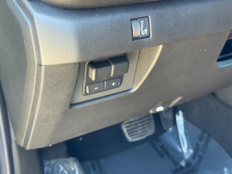 Chevrolet Colorado Vehicle Image 11