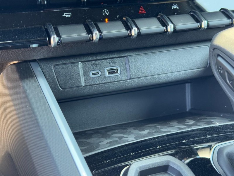 Chevrolet Colorado Vehicle Image 14