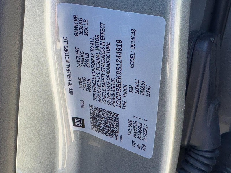 Chevrolet Colorado Vehicle Image 16
