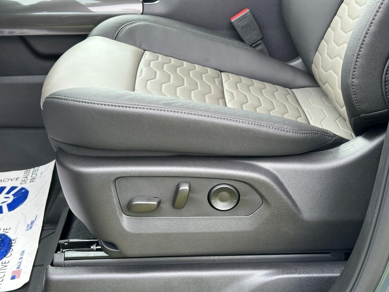 Chevrolet Silverado 1500 Vehicle Image 11