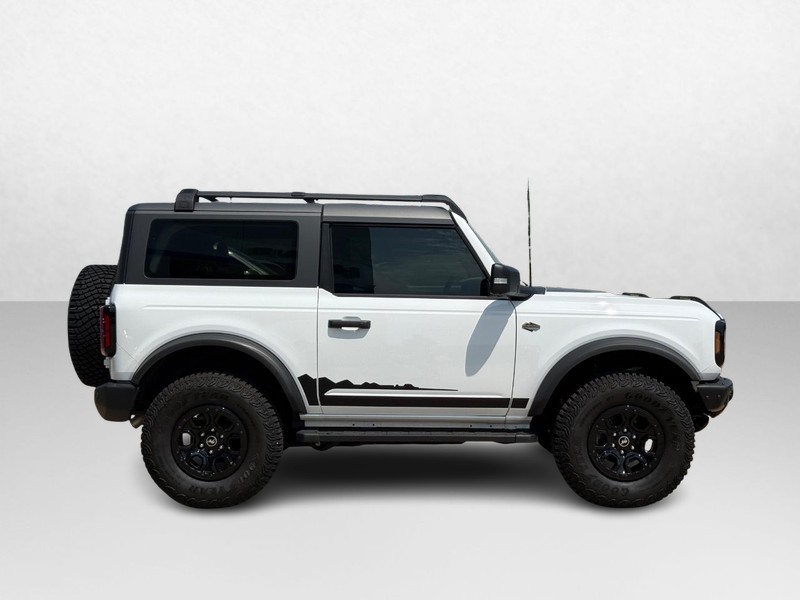 Ford Bronco Vehicle Image 02