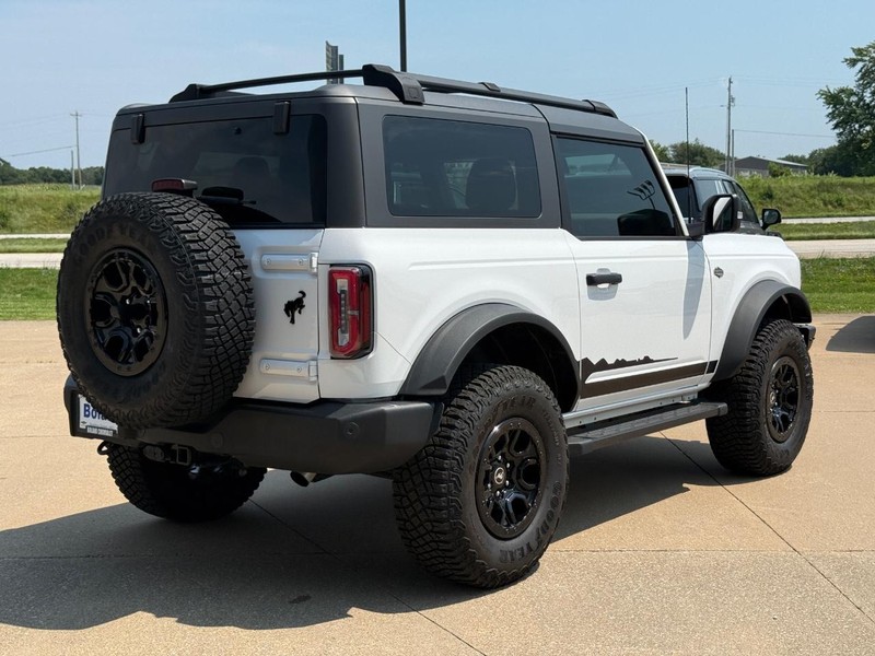 Ford Bronco Vehicle Image 03