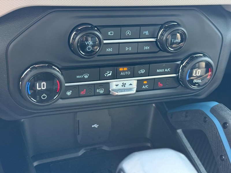 Ford Bronco Vehicle Image 18