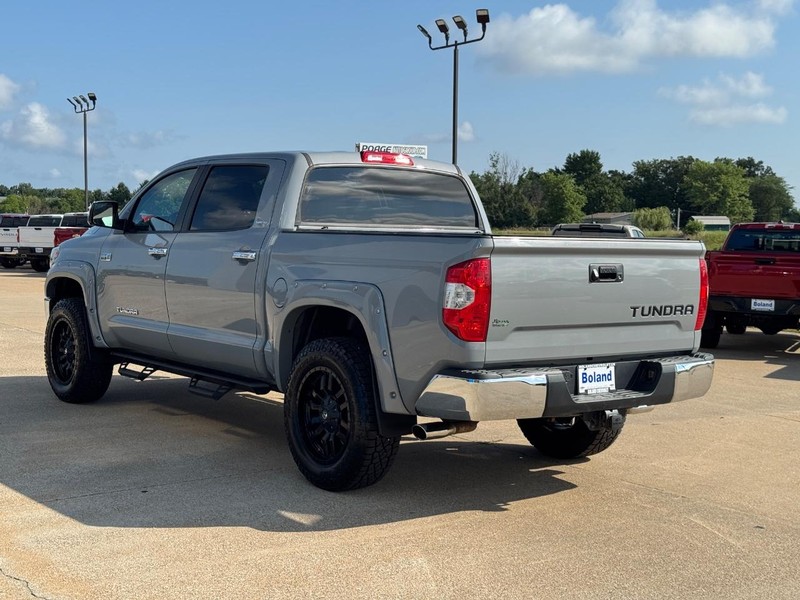 Toyota Tundra 4WD Vehicle Image 06