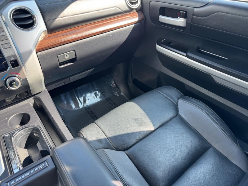 Toyota Tundra 4WD Vehicle Image 15