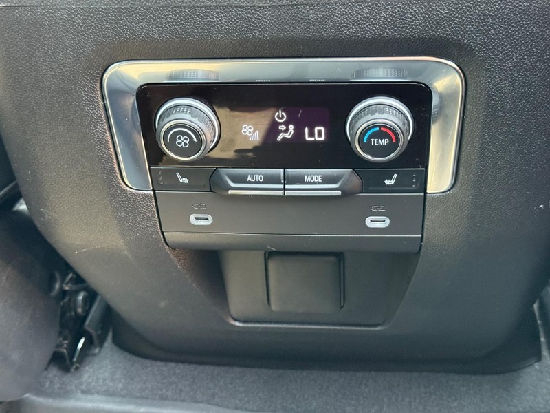 Chevrolet Tahoe Vehicle Image 14