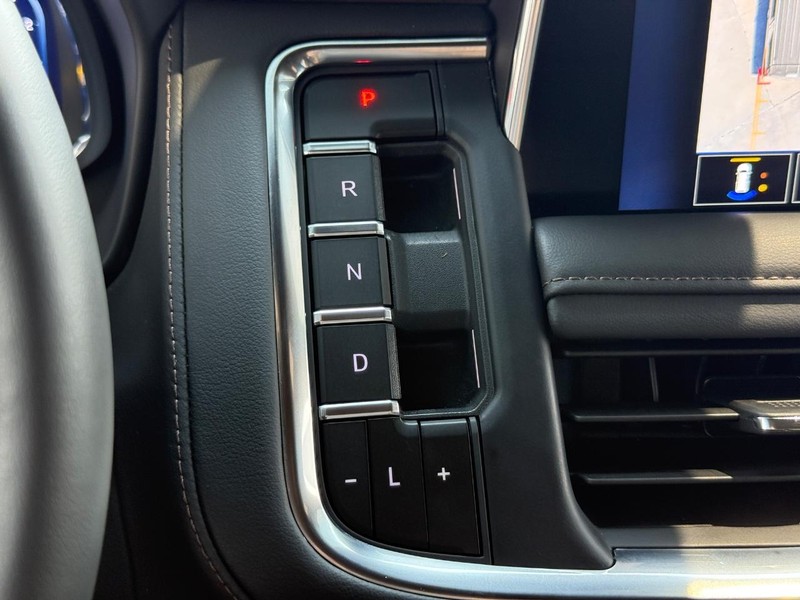Chevrolet Tahoe Vehicle Image 20
