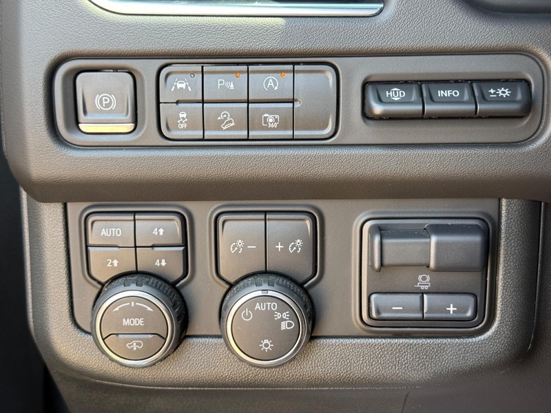 Chevrolet Tahoe Vehicle Image 26
