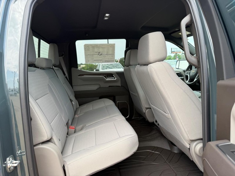 Chevrolet Silverado 1500 Vehicle Image 05