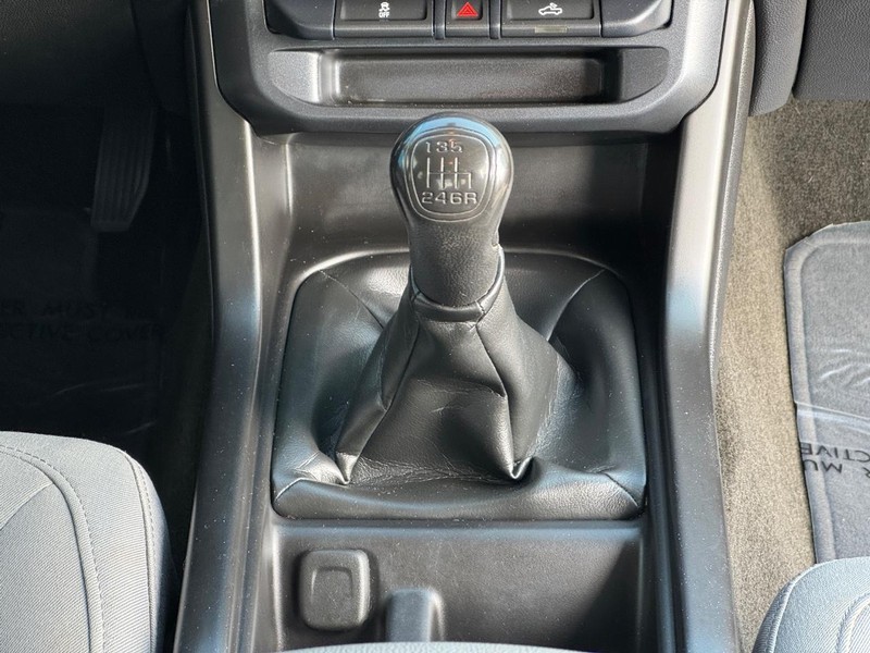 Chevrolet Colorado Vehicle Image 14